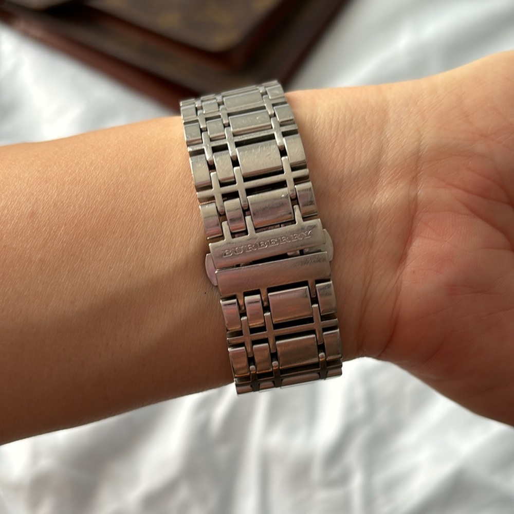 Burberry watch - Picture 2 of 5